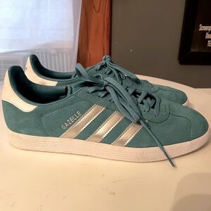 GAZELLE Adidas sneakers NWOB NEW color for summer- turquoise